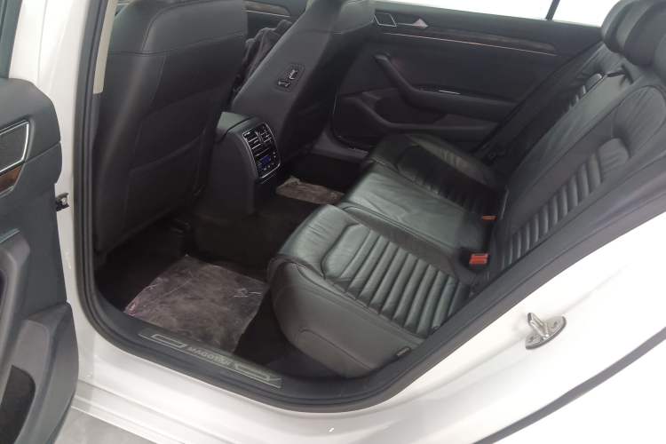 Used Volkswagen Magotan 2018 Facelift 330TSI DSG Luxury Model
