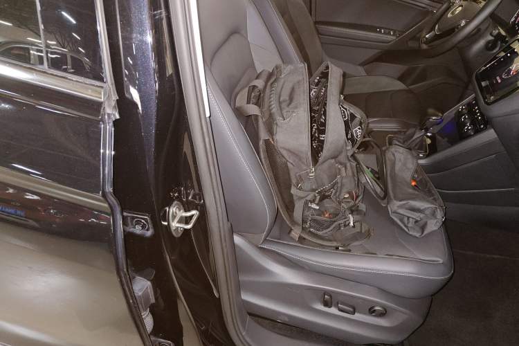 Used Volkswagen Tiguan L 2021 330TSI Automatic Two-Wheel Drive Smart Edition
