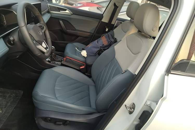 Used Volkswagen Tharu 2024 300TSI Two-Wheel-Drive Moon Luxury Edition
