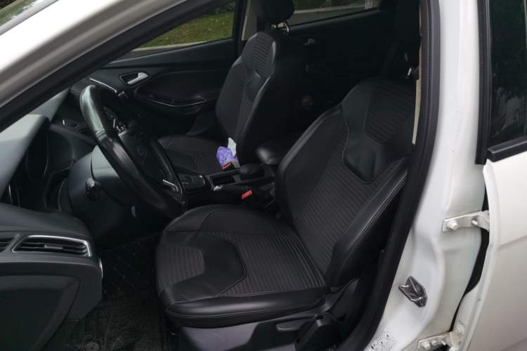 Used Ford Focus 2015 Hatchback EcoBoost 125 Automatic Supreme Style Edition
