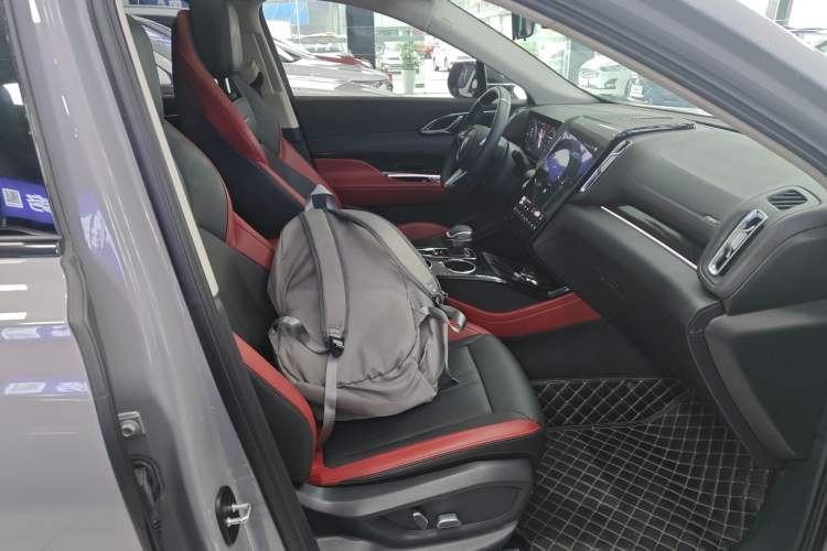 Used Hongqi HS3 2023 1.5T Two-Wheel Drive Shanwei Edition
