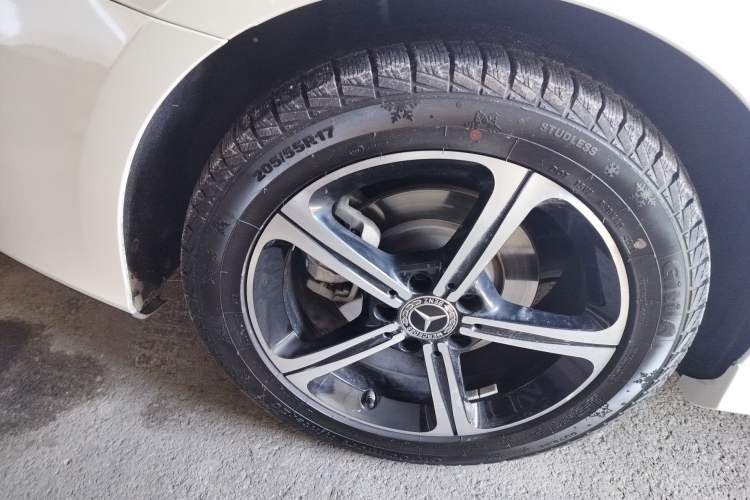 Used Mercedes-Benz A-Class 2022 Second Facelift A 200 L Sport Sedan Fashion Version
