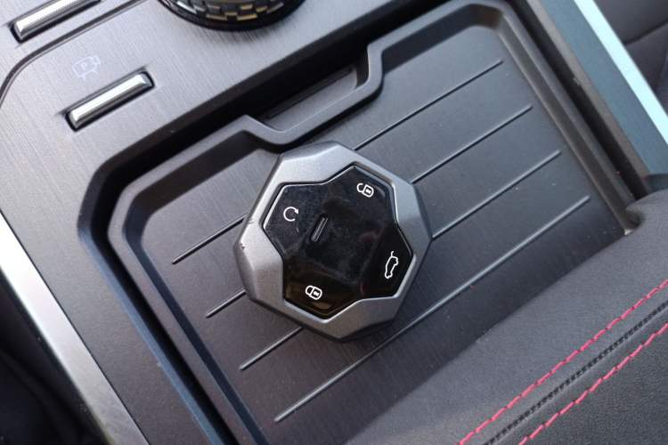 Used JETOUR Shanhai Shanhai T2 2024 C-DM 206KM Four-Wheel Drive Wilderness Edition
