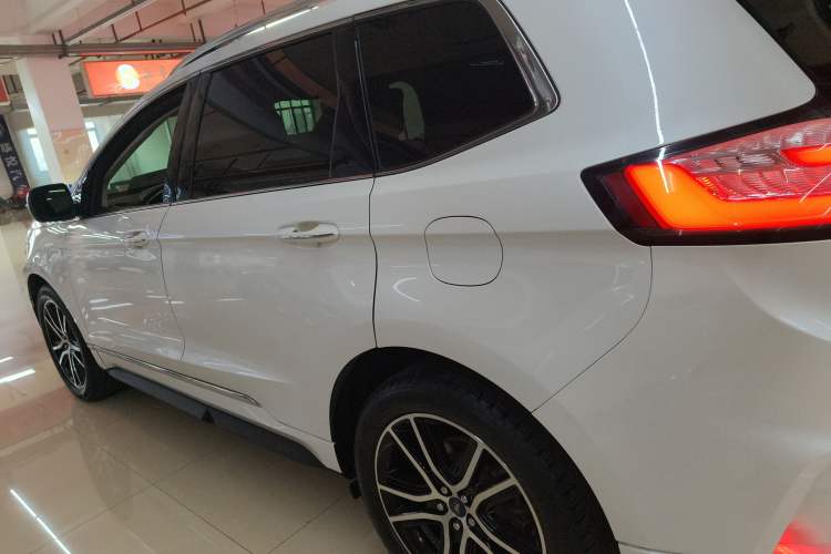 Used Ford Edge 2020 EcoBoost 245 Two-Wheel Drive Titanium 7-Seater
