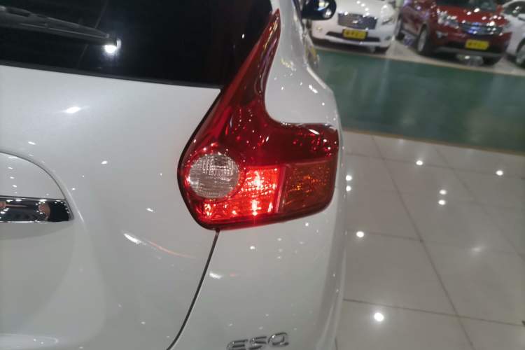 Used Infiniti ESQ 2014 1.6L Spontaneous Edition
