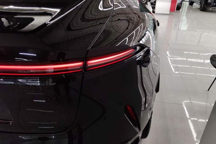 Used  11 2022 011 MMW Collaboration Limited Edition
