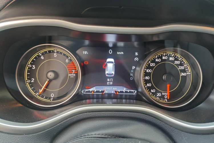 Used  Cherokee 2020 2.0L Two-Wheel Drive Classic Sports Edition