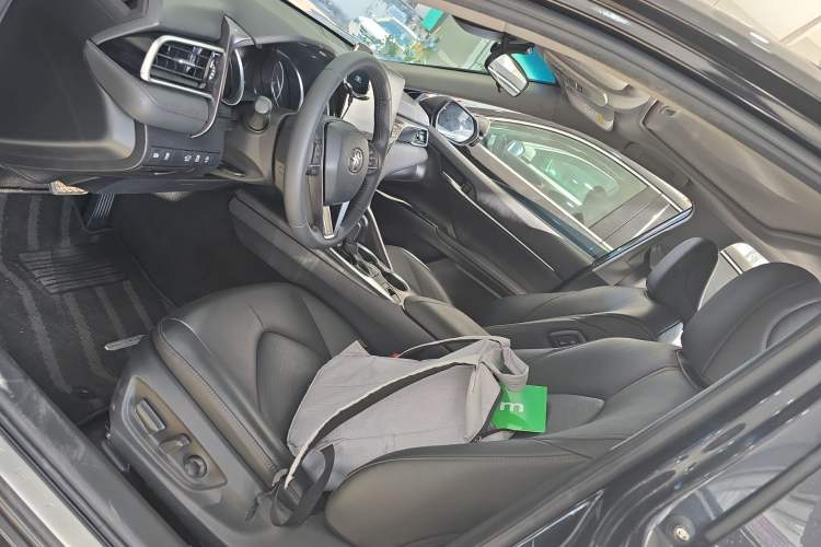 Used Toyota Camry 2021 2.0G Luxury Edition
