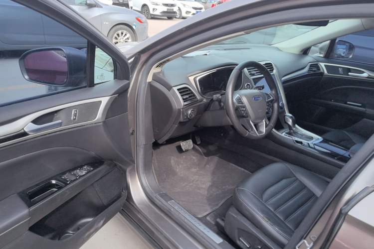 Used Ford Mondeo 2013 2.0L GTDi 200 Fashion Edition