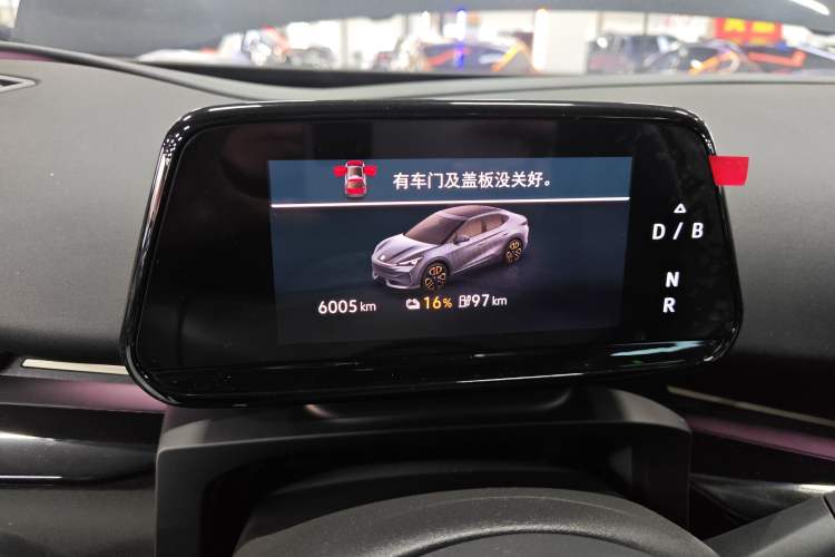 Used Volkswagen ID.UNYX 2025 Pro model
