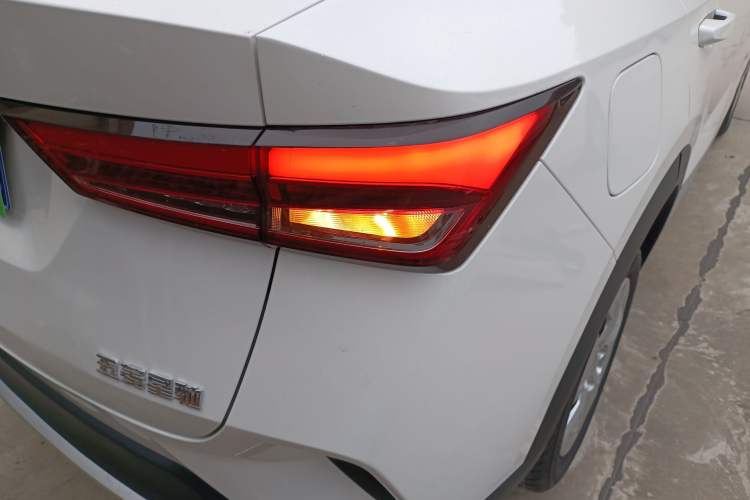 Used Wuling Alvez 2022 1.5L Manual Free-Style Model