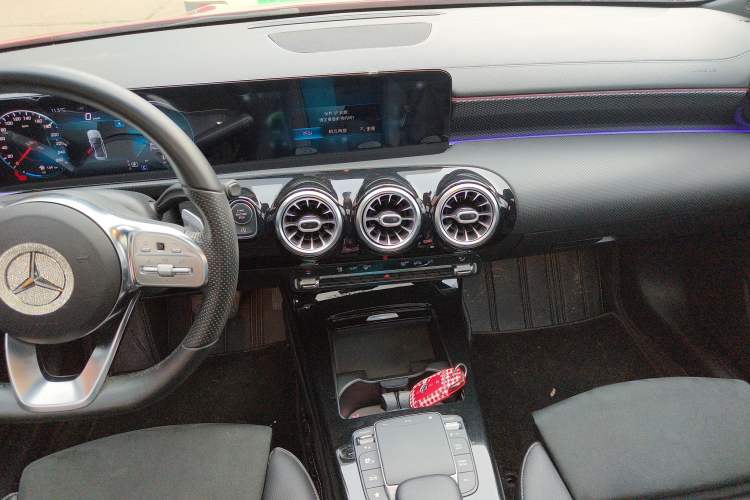 Used Mercedes-Benz A-Class 2021 A 200 L Sport Sedan Fashion Model
