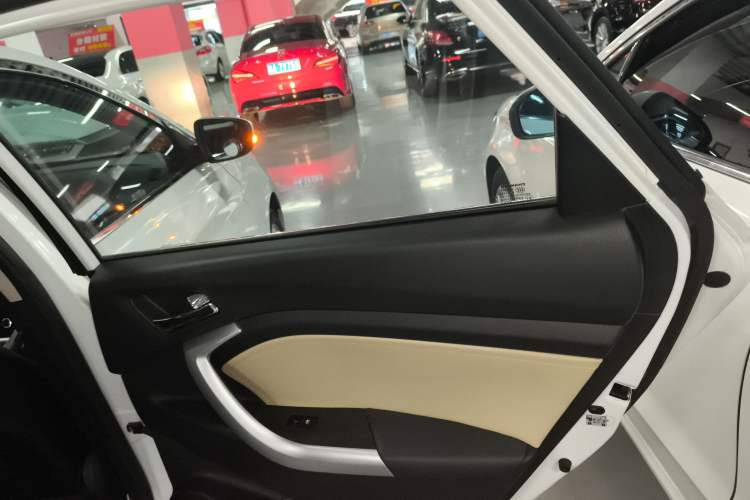 Used Changan Alsvin V7 2016 1.6L Manual Joyride Model China V Standard