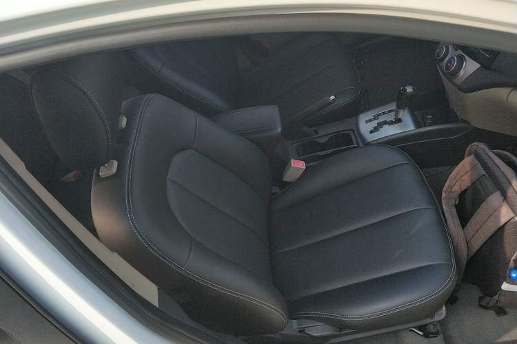 Used Hyundai Celesta 2015 1.6L Automatic Comfort Model
