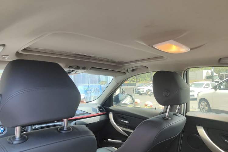 Used BMW 3 Series 2015 320i Fashion Model
