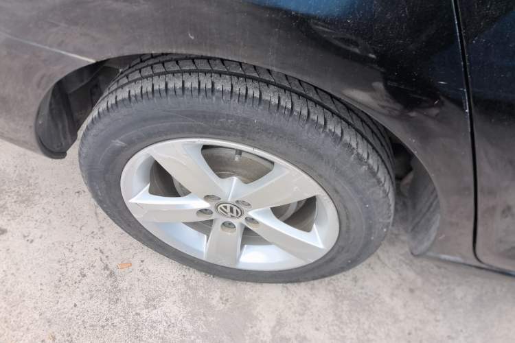 Used Volkswagen Santana 2015 1.6L Manual Comfort Edition