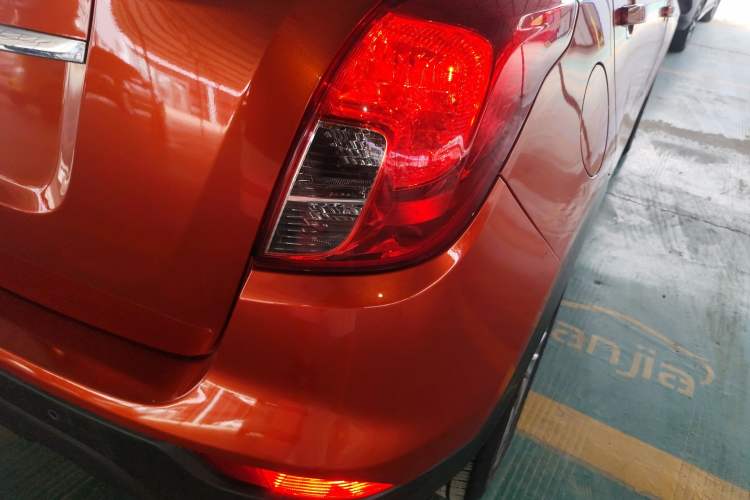 Used Buick Encore 2017 18T Automatic Two-Wheel Drive Urban Fashion Model
