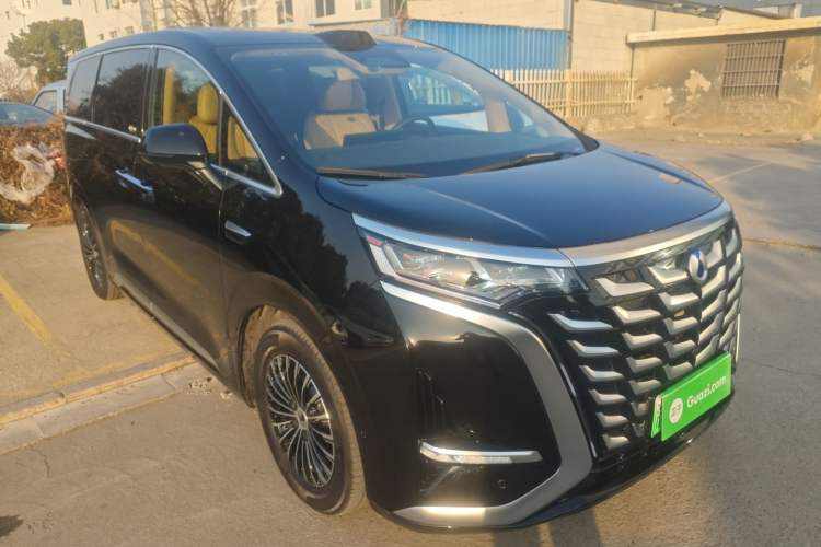 Used Denza D9 2025 DM-i Intelligent Drive 1020 Four-Wheel Drive Prestige Model