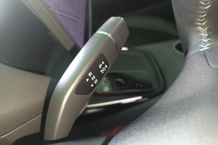 Used  SL03 2023 200Max Range-Extended Version
