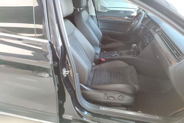 Used Volkswagen Magotan 2018 330TSI DSG Luxury Model