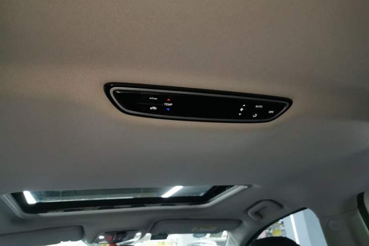 Used GAC Trumpchi M8 2018 320T Luxury Edition
