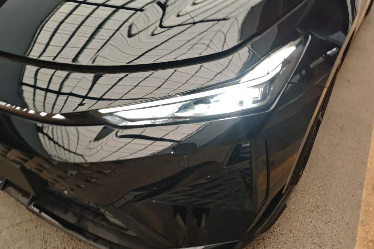 Used Changan UNI-V 2025 1.5T 500Bar Black Warrior Edition
