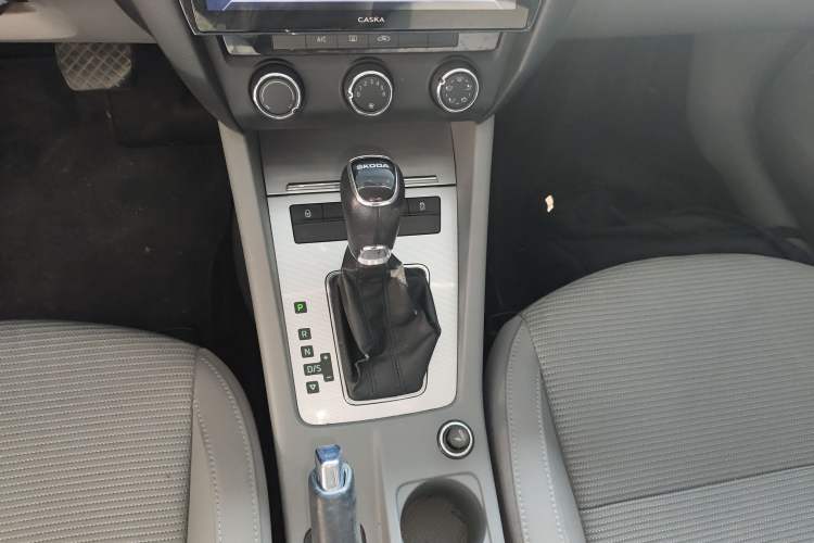 Used Skoda Octavia 2015 1.6L Automatic Yijie Edition