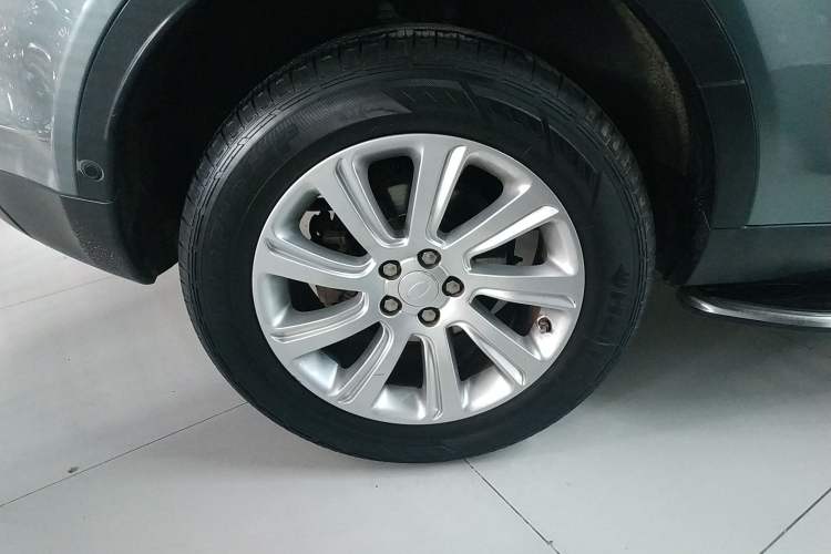 Used Land Rover Discovery Sport 2018 240 PS SE Version
