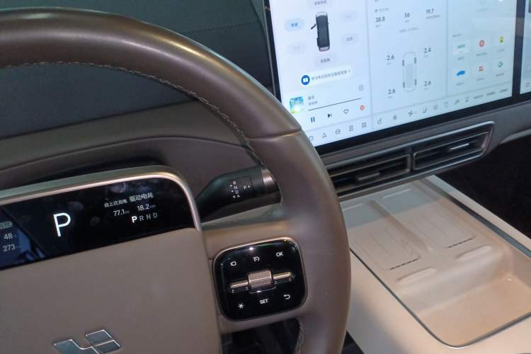 Used Li Auto MEGA 2024 Ultra Model
