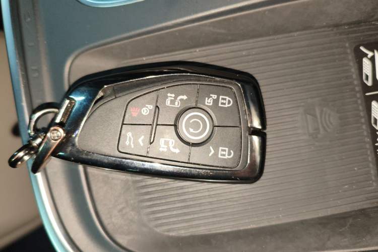 Used Buick Century 2023 2.0T Seven-Seater Yinshi Edition
