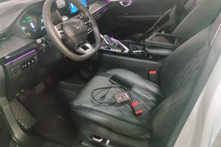 Used Wuling Asta 2022 2.0L DHT Electric-Speed Version
