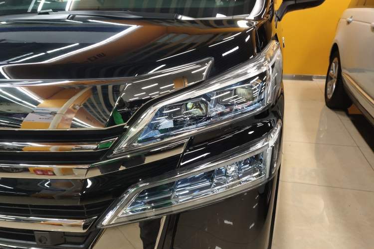Used Toyota Vellfire 2021 Crown Dual-Engine 2.5L HV Prestige Edition
