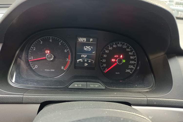 Used Volkswagen Lavida 2015 1.6L Automatic Fashion Edition
