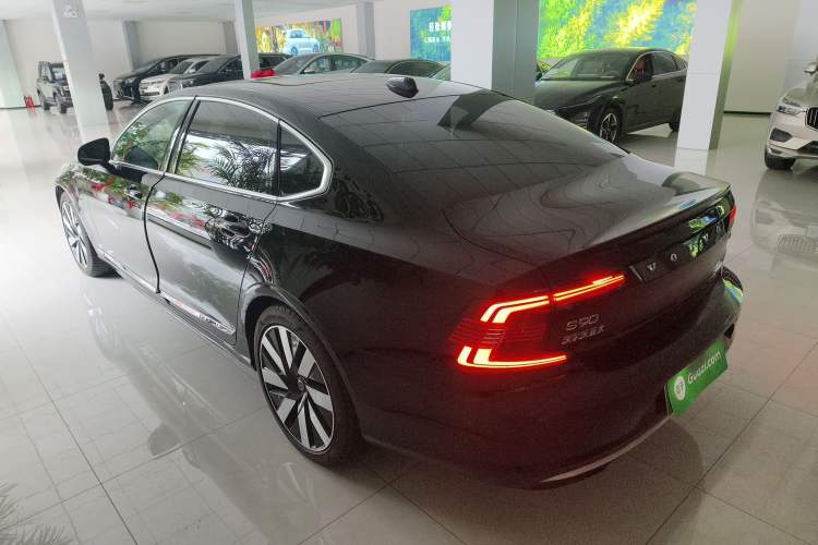 Used Volvo S90 New Energy 2025 Plug-in Hybrid Four-Wheel Drive Long-Range Luxury Smart Edition
