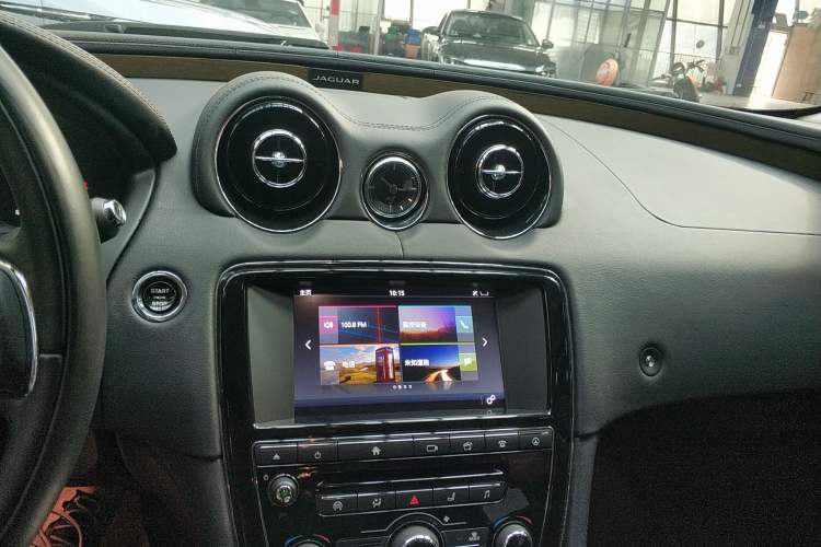 Used Jaguar XJ 2016 XJL 3.0 SC Four-Wheel Drive Panoramic Business Edition