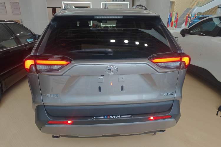 Used Toyota RAV4 2022 2.0L CVT Two-Wheel Drive Fashion Plus Edition
