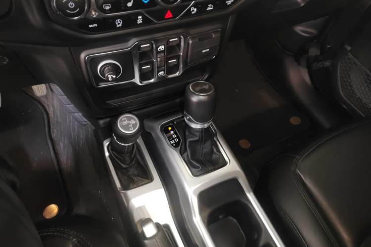 Used  Wrangler 2021 2.0T Sahara Four-Door Edition
