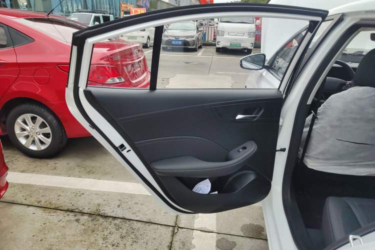 Used Roewe i5 2023 1.5L CVT Luxury Edition
