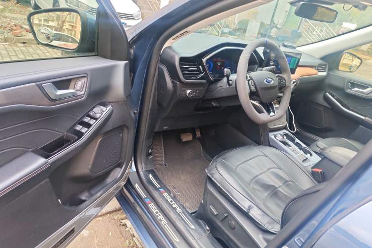 Used Ford Escape 2020 EcoBoost 245 Four-Wheel Drive Luxury Edition
