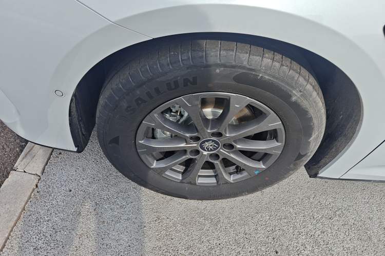 Used BYD Qin L 2025 DM-i Smart Drive 80KM Leading Model
