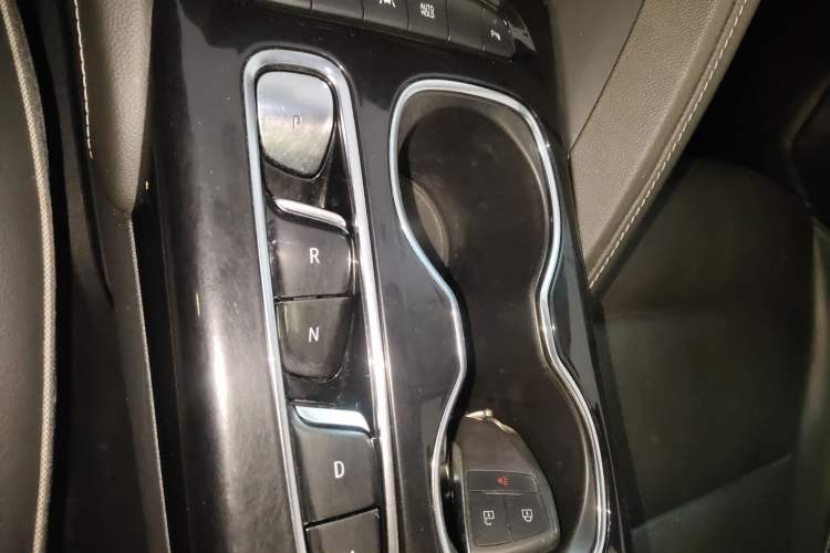 Used Buick Envision 2022 Encore S 552T Two-Wheel-Drive Luxury Model
