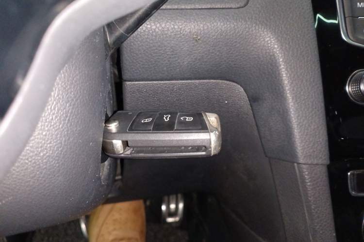 Used Volkswagen Golf 2016 1.4TSI Automatic R-Line
