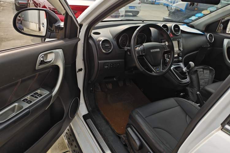 Used Haval H6 2016 Upgraded Model 1.5T Manual Two-Wheel Drive Elite Version
