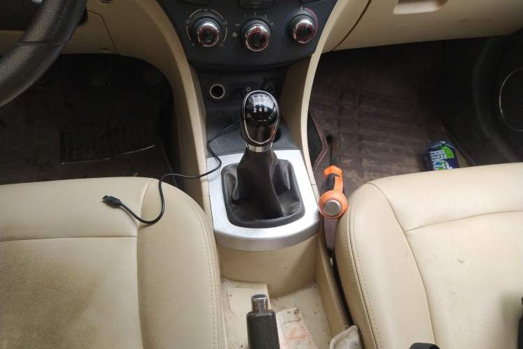 Used  J6 A30 2013 1.5L Manual Luxury Model China IV Standard
