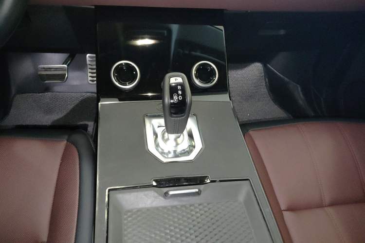 Used Land Rover Range Rover Evoque 2022 Facelifted Aurora L 249 PS R-Dynamic Luxury Edition