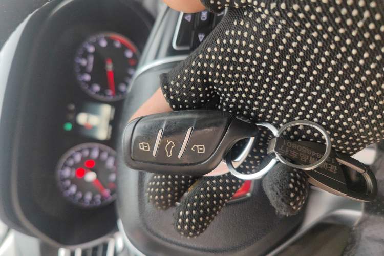 Used Roewe i5 2020 1.5L Manual 4G Connect Leehao Flagship Edition
