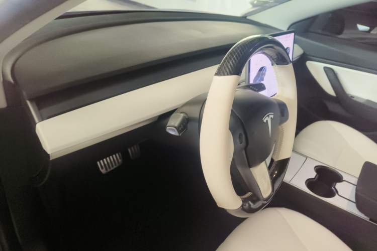 Used Tesla Model 3 2019 Long-Range Rear-Wheel-Drive Version
