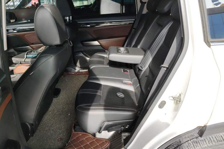 Used GAC Trumpchi GS8 2017 320T Two-Wheel Drive Luxury Smart Connectivity Version (7 Seats)
