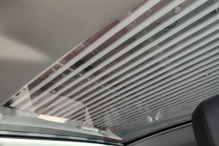 Used Land Rover Discovery Sport 2019 240 PS SE Version China VI Standard