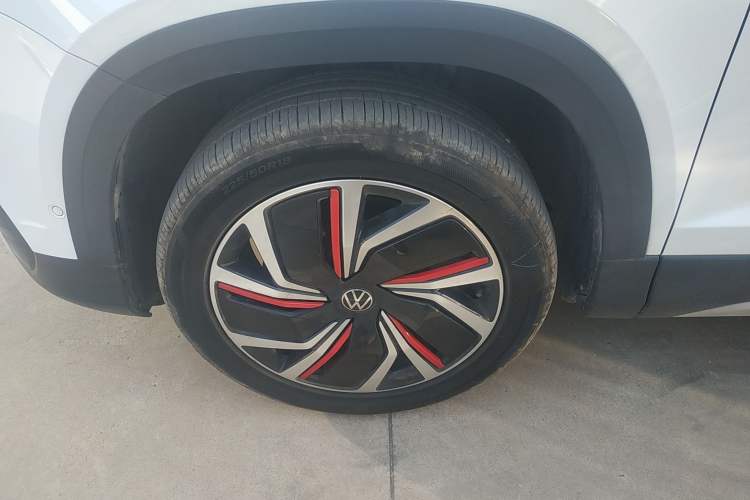 Used Volkswagen Tharu 2024 300TSI Two-Wheel-Drive Moon Luxury Edition